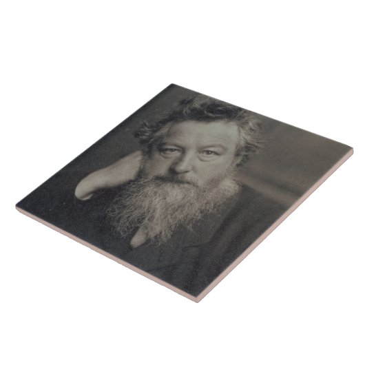Foto van William Morris (1834-96) van Tegeltje (Zijkant)