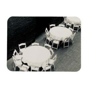 Foto van witte stoelen en tafels magneet