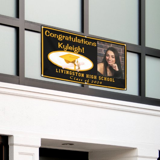 Foto van zwart-wit en goudvinyl Afstuderen Spandoek (Buitenkant Gebouw)
