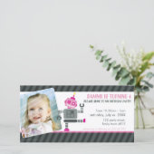 FOTO VERJAARDAG UITNODIGING:: robot dansen 5L (Staand voorkant)