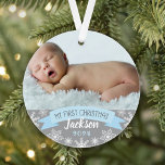 Foto voor eerste kerstmis: Blue Baby Boy Ornament<br><div class="desc">"Mijn eerste Kerstmis" banner en sneeuwvlokvormig ornament kunnen worden gepersonaliseerd met de naam van de baby en het geboortejaar. Omvat een tweede foto op de rug. Lichtblauwe,  grijze en witte kleuren.</div>