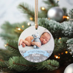 Foto voor eerste kerstmis: Blue Baby Boy Ornament<br><div class="desc">"Mijn eerste Kerstmis" banner en sneeuwvlokvormig ornament kunnen worden gepersonaliseerd met de naam van de baby en het geboortejaar. Omvat een tweede foto op de rug. Lichtblauwe,  grijze en witte kleuren.</div>