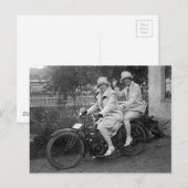 Foto voor vrouwen op de vroege motorfiets B&W Briefkaart (Voorkant / Achterkant)