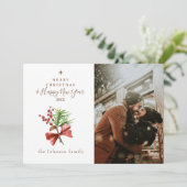 Foto Vrolijk Kerstmis Pine bessen Elegant Feestdagenkaart (Staand voorkant)