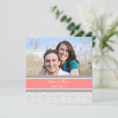Foto Wedding Invitations Coral Grey Damask Kaart (Staand voorkant)