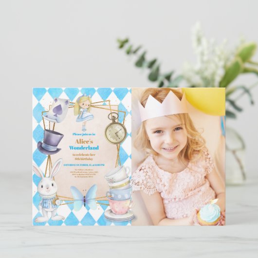 Foto Whimsical Alice in Wonderland Verjaardagsfees Kaart (Staand voorkant)