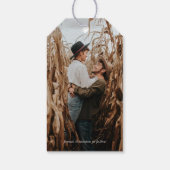 Foto, Wit Modern Script Bruiloft Save the Date Cadeaulabel (Achterkant)