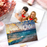 Foto Zomer Zonsondergang Tropisch Strand Bruiloft Save The Date<br><div class="desc">Roep de serene schoonheid van een zomerse zonsondergang op een tropisch strand met onze Custom Photo Save the Dates. Perfect het vastleggen van de zalige essentie van een romantische strandbruiloft, deze Save the Date-kaarten zullen uw gasten zeker betoveren met hun levendige kleuren en sierlijk ontwerp. Elke kaart is een doek...</div>