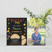 Foto Zwart Chili Pizza Verjaardag Uitnodigingen (Staand voorkant)