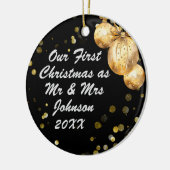 Foto Zwart Goud Eerste Kerstmis Mr Mrs. Keramisch Ornament (Links)