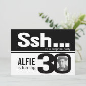 Foto: zwarte witte 30e verjaardag mannen uitnodigi kaart (Staand voorkant)