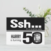 Foto: zwarte witte 50e verjaardag mannen uitnodigi kaart (Staand voorkant)