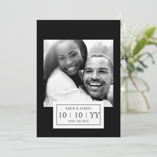 Fotobadge | De datum opslaan | Plat | Zwart Save The Date (Staand voorkant)