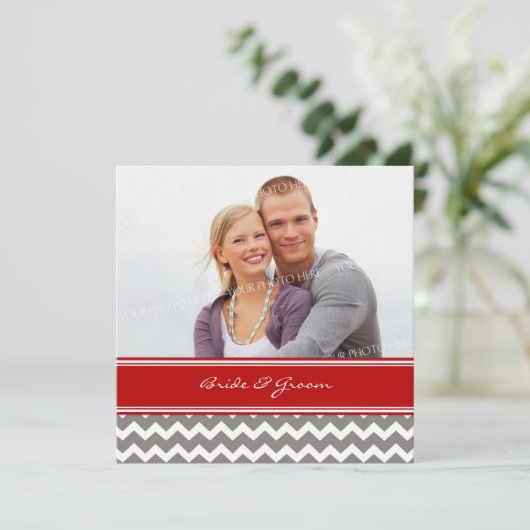 Fotobruiloft Invitaties Red Gray Chevron Kaart (Staand voorkant)