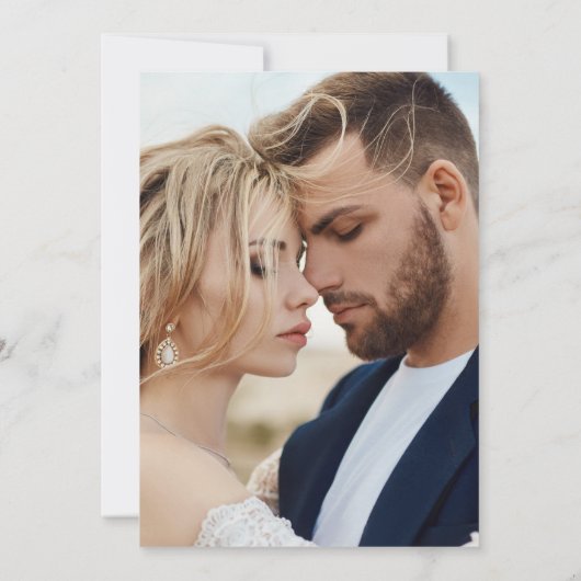 Fotobruiloft met moderne initialen voor grafische  save the date (Achterkant)