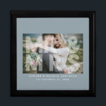 Fotocadeau voor Mr. en Mrs. bruiloft Faux Cadeaudoosje<br><div class="desc">Foto van Mr en Mrs bruiloft. Ideale bruiloft,  nieuw thuis,  verjaardag,  verjaardag of kerstcadeau. Een leuke manier om al je mooie foto's af te shows.</div>