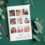 Fotocollage marmeren monogram wit 2025 planner<br><div class="desc">Maak je eigen unieke familiefoiliteit als geschenk of voor jezelf. Gebruik vier, negen van uw favoriete foto's van uw familie, vrienden, droomreisbestemming of huisdier! Pas een naam en een jaar aan en voeg deze toe. De naam wordt geschreven met een modern handgeschreven stijlmanuscript met letters. Een moderne witte en grijze...</div>