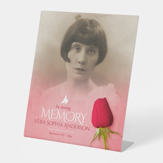 Fotofoto van Funeral red rose Reclamebord Met Voetstuk (Voorkant)