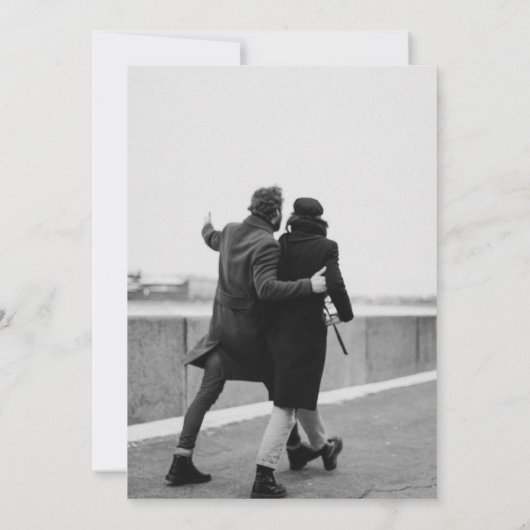 Fotogenieke film poster bruiloft modern minimalist kaart (Achterkant)