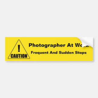 Fotograaf maakt frequente stoppen: voorzichtigheid bumpersticker