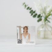 Fotograaf Moderne Foto QR Code Neutrale Tone Vierkante Visitekaartje (Staand voorkant)