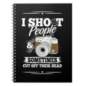 Fotograaf neemt elke dag mensen mee notitieboek (Voorkant)