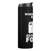 Fotograaf past uw focus aan thermosbeker (Gedraaid links)