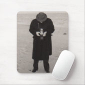 Fotograaf uit de jaren 40 op het strand muismat (Met muis)