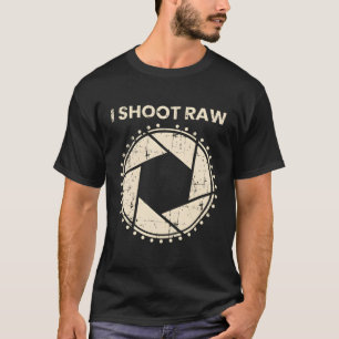 Fotografe I Shoot Raw Camera Bezel T-shirt