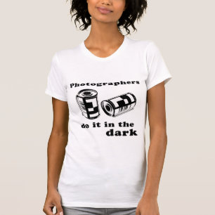 fotografen doen het in het donker t-shirt