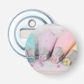 Fotografie met gekleurde afsluiter button flesopener (Voorkant)