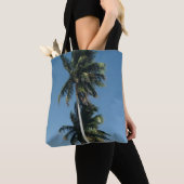Fotografie met lage hoek van drie kokosbomen tote bag (Dichtbij)