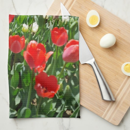 Fotografie rode Tulp Flower Field Natuur Theedoek (Quarter Fold)
