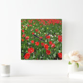 Fotografie rode Tulp Flower Field Natuur Vierkante Klok (Huis)