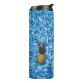 Fotografie van ananas vanuit het uitzicht van de l thermosbeker (Gedraaid links)