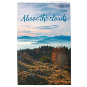 Fotografie van bergen boven de wolken kalender