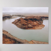 Fotografie van Canyon en rivierdrone. bergklip Poster (Voorkant)