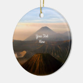 Fotografie van de vulkaan keramisch ornament (Links)