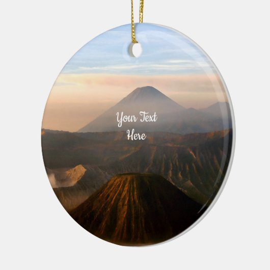 Fotografie van de vulkaan keramisch ornament (Links)