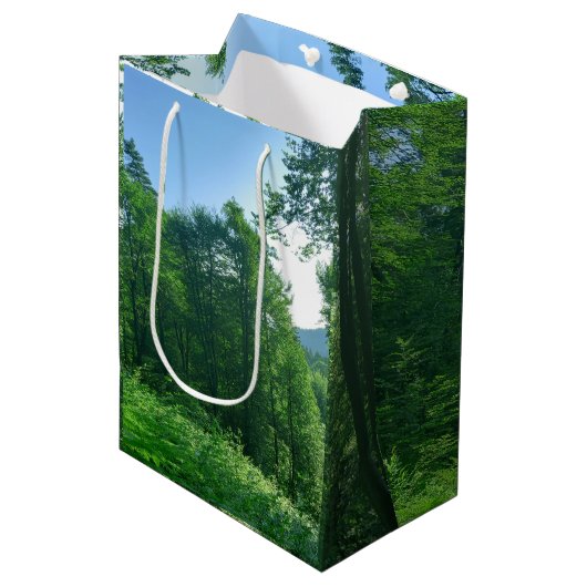 Fotografie van het groene boslandschap medium cadeauzakje (Voorkant Gekanteld)