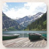 Fotografie van het Tranquil Alpine Lake en Boats Bier Onderzetter (Voorkant)
