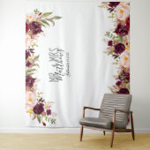 Fotohokje voor bruiloften bordeauxrood bloemendess wandkleed (In situ)