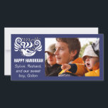 Fotokaart Happy Chanukah "Blackboard Doves" Feestdagenkaart<br><div class="desc">Fotokaart Happy Chanukah "Blackboard Doves" Personaliseert u door uw eigen foto toe te voegen en tekst te vervangen door uw eigen foto. Pas tekst met uw favoriete doopvontstijl, grootte, en kleur aan. Grootte: 8 x 4 inch Deel uw speciale momenten overal met dierbaren door een fotokaart helemaal helemaal te maken...</div>