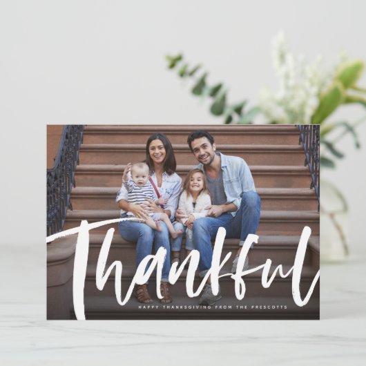 Fotokaart met Thankful Thanksgiving penseelscript Feestdagenkaart (Staand voorkant)