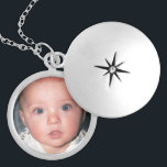 Fotolocket Zilver Vergulden Ketting<br><div class="desc">De maatfoto Locket zal een sentimenteel geschenk maken dat voor jaren zal worden gewaardeerd. Dit ontwerp is beschikbaar in de ronde kant-en-klare optie en ronde en vierkante kettingen stijlen. Pas met uw speciale foto aan en voeg tekst toe,  zoals gewenst.</div>