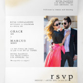 Fotomonogram tweetalige huwelijksuitnodiging drieluik uitnodiging (Binnenkant midden)