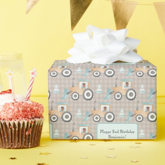 Fotonaam van Mauve Gingham Plaid Boerderij Tractor Cadeaupapier (Verjaardagsfeest)