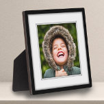 Fotoplak met Sjabloon met schaduwinleg op standaar Fotoplaat<br><div class="desc">Gepersonaliseerd vierkant fotoportret met zwart Lijst en een witte geschaduwde inleg. Inclusief ingebouwde standaard achteraan.</div>