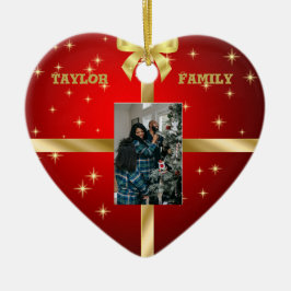 Foto's met rood en goudkeramisch hart, versierd keramisch ornament