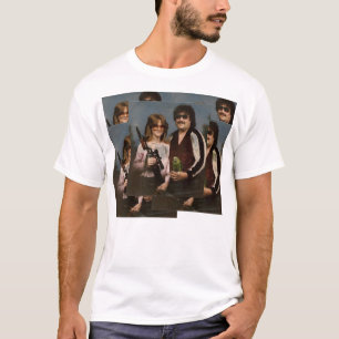 Foto's van de Awkward-familie - Paar met papegaai! T-shirt